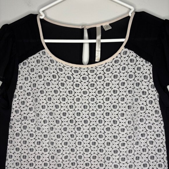 LAUREN CONRAD Lace Blouse Medium Black Cream Cap Sleeve Keyhole - Picture 4 of 5